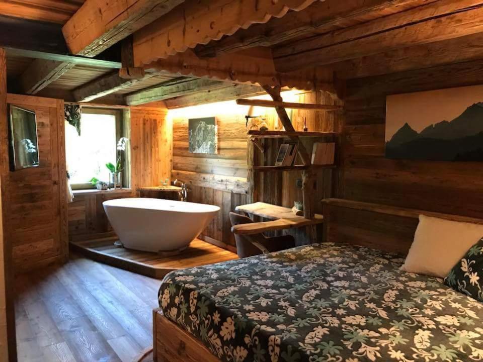 Bed & Breakfast Anisor - Parblanc ลาซัลเล ภายนอก รูปภาพ